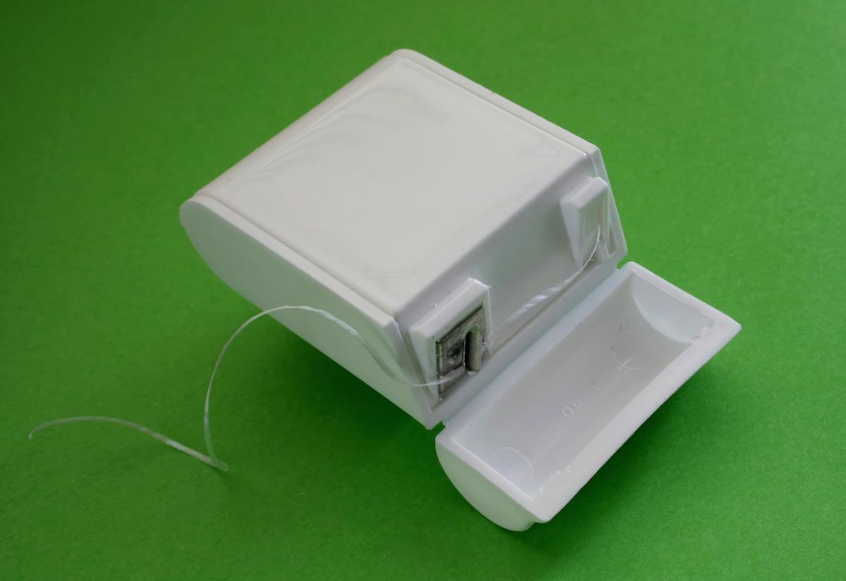 Dental-Floss-Container