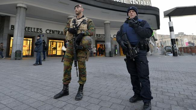 belgium-attacks-soldier